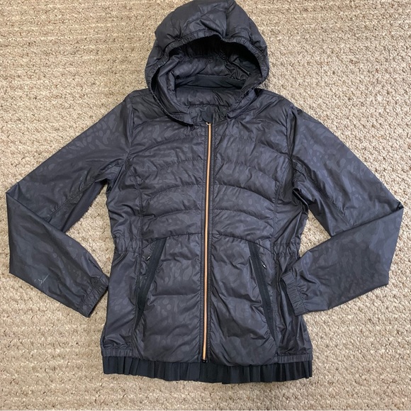 Lululemon Spring Fling Puffy Windbreaker Animal Swirl Black Women's 8 - Picture 4 of 16